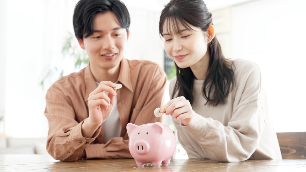 結婚後の暮らしと費用を一緒に考える日本人男女