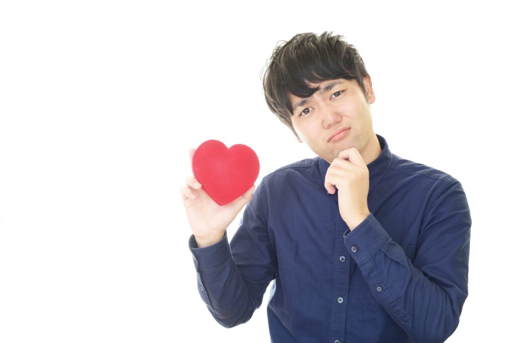 婚活で「いい人止まり」に悩み、ハートを持って考える男性